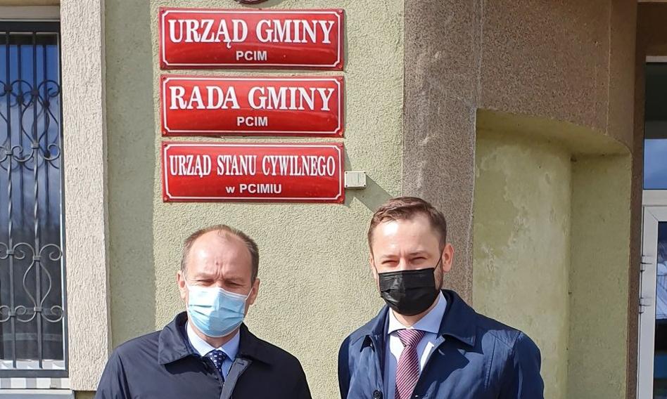 Interwencja poselska w Pcimiu. Posłowie domagali się informacji ws. byłej agentki CBA