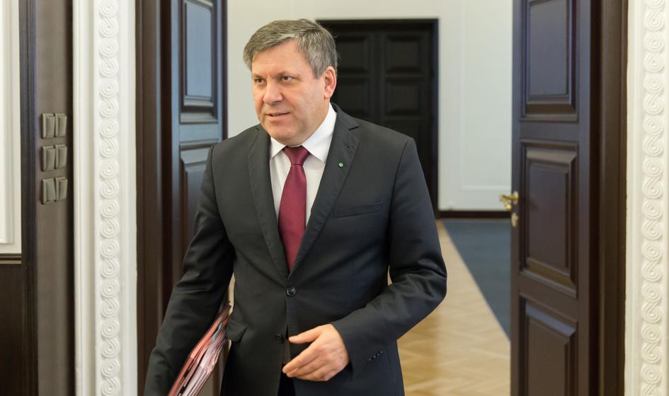 Piechociński: frankowicze nie zostaną na lodzie