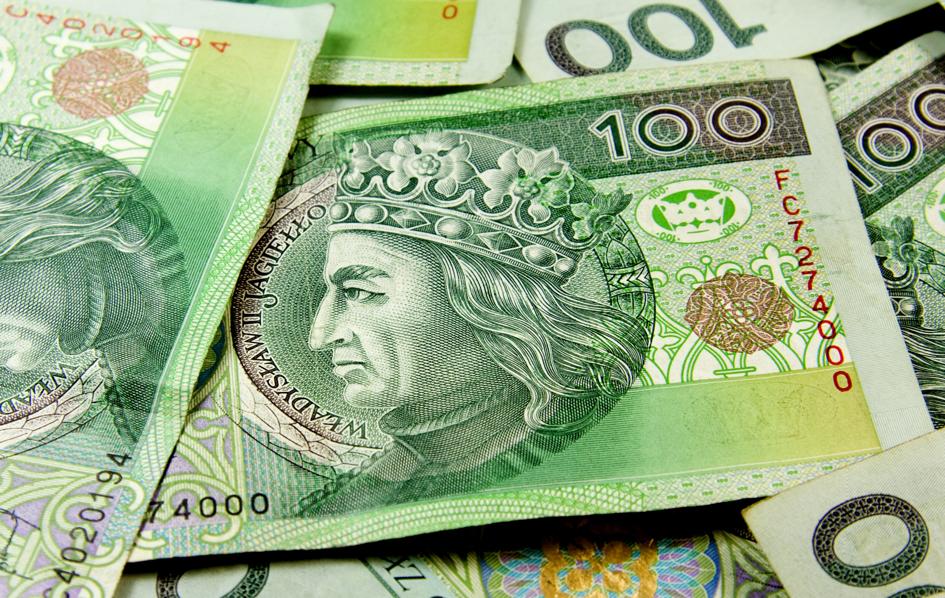 Akcyza to narzędzie do łupienia Polaków na gigantyczną skalę