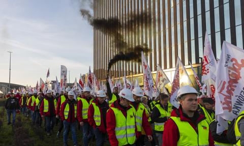 Ta grupa pracowników może obniżyć podatek. Ulgę trzeba ująć w PIT