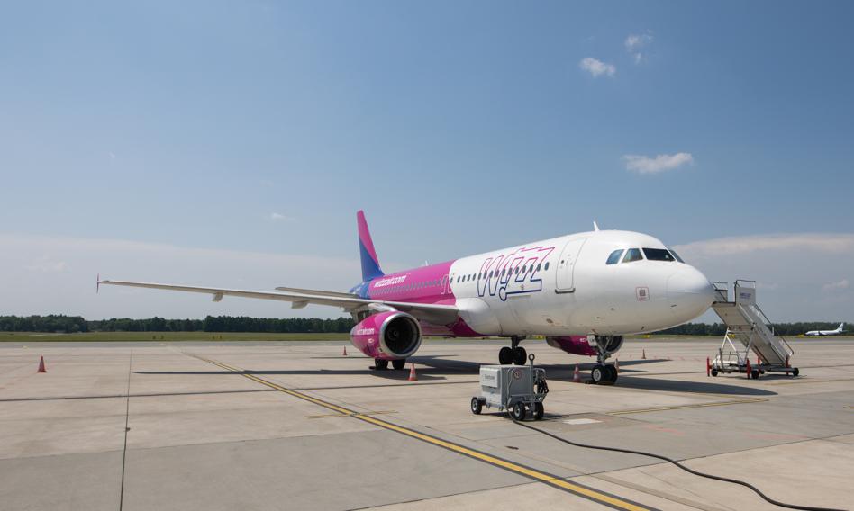 Wizz Air tnie kilkanaście tras z Polski. Powodem problemy z silnikami