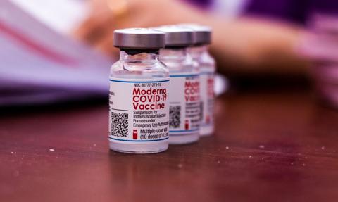 Już miliard dawek szczepionek przekazano w ramach programu dystrybucji COVAX