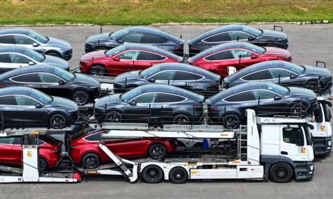 Gigantyczna akcja serwisowa. Tesla wycofuje 3 mln aut