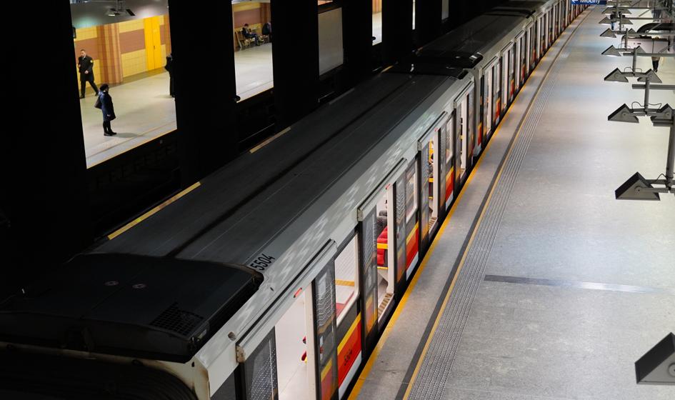 Warszawa: 87 tys. pasażerów metra w środę