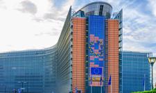 Policja w biurach Komisji Europejskiej. Śledztwo ws. sprzedaży budynków za 900 mln euro