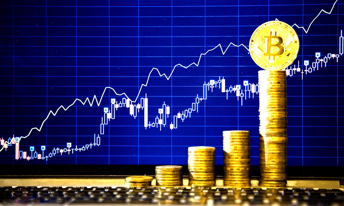 Bitcoin najdroższy w historii. Rekord z 2017 roku pobity - Bankier.pl