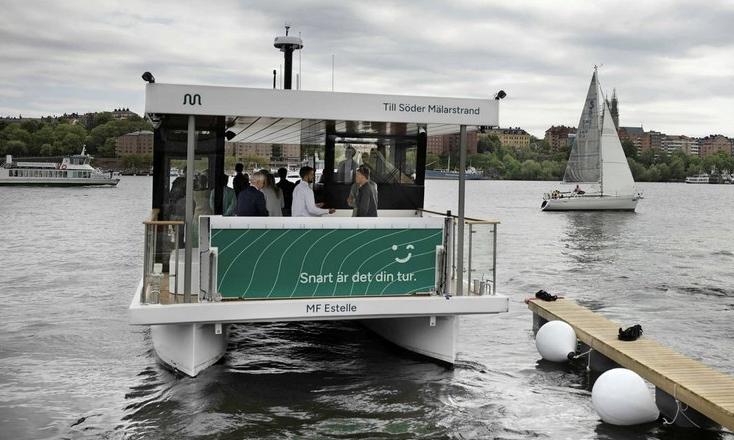 Pierwszy na świecie bezzałogowy prom elektryczny już pływa i przewozi pasażerów