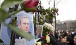 Pogrzeb Aleksieja Nawalnego. Tysiące ludzi, problemy z internetem, metalowe barierki
