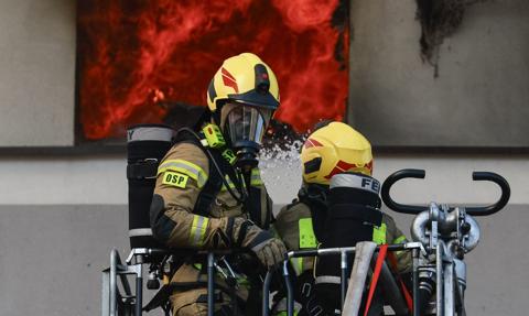 Ile zarabia strażak? Sprawdziliśmy miesięczne wynagrodzenie w tym zawodzie