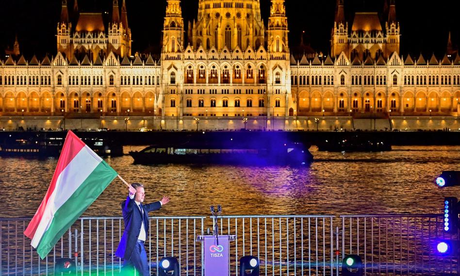 Magyar wyprowadza premiera z zamku. Pierwsza decyzja nowego lidera Węgier