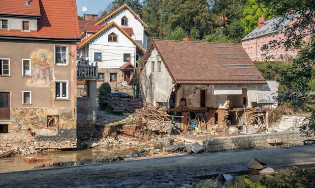 Dom od powodzi da się ubezpieczyć. Ale koszty mogą być wyższe