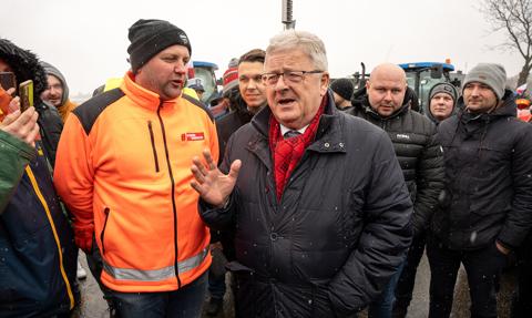 Siekierski: Pomagając Ukrainie, nie możemy naruszyć interesów polskich rolników