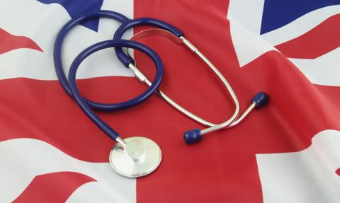 "Druzgocący cios" w brytyjską służbę zdrowia. Lekarze ogłaszają strajk tuż przed świętami