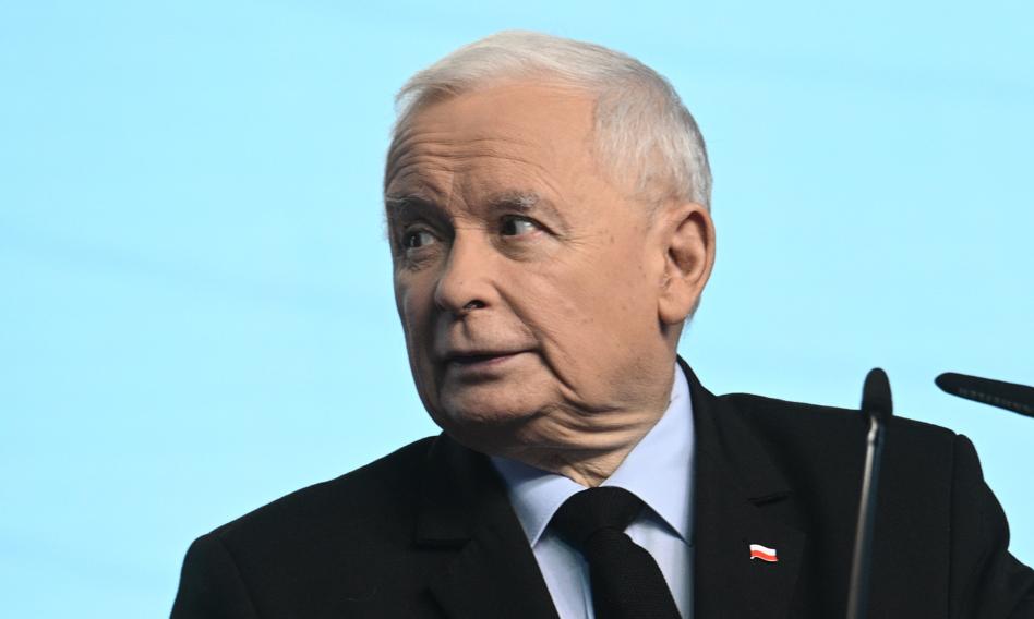 Kaczyński oddaje Order Jarosława Mądrego jako wyraz lojalności wobec Nawrockiego