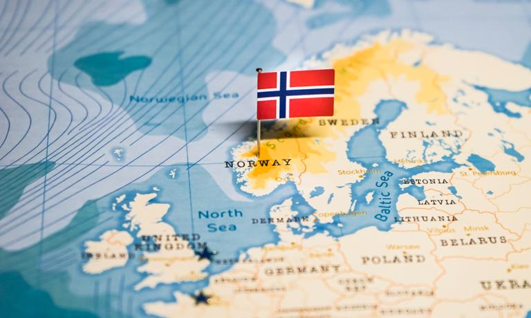 Norge har vedtatt et hjelpeprogram for Ukraina.  Midlene skal komme fra salg av norsk olje og gass