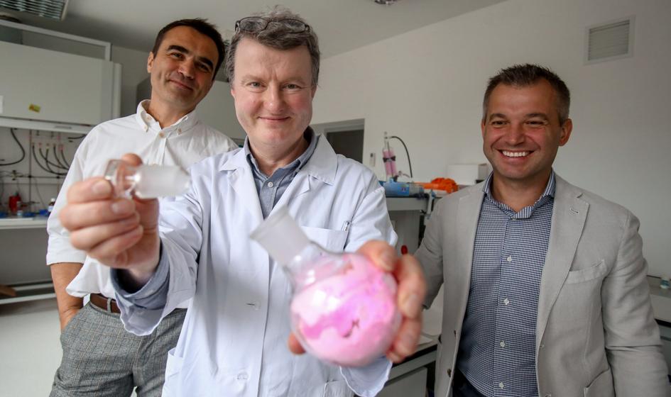 NanoGroup ma umowę z chińską spółką na produkcję pierwszej partii kandydata na lek onkologiczny