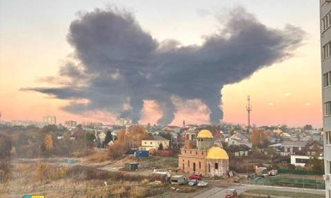 Apokaliptyczny widok. Rosyjska rafineria w ogniu po ataku dronów