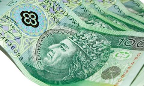 Pieniędzy przybywa w tempie 10%, ale inflacja wciąż nieobecna