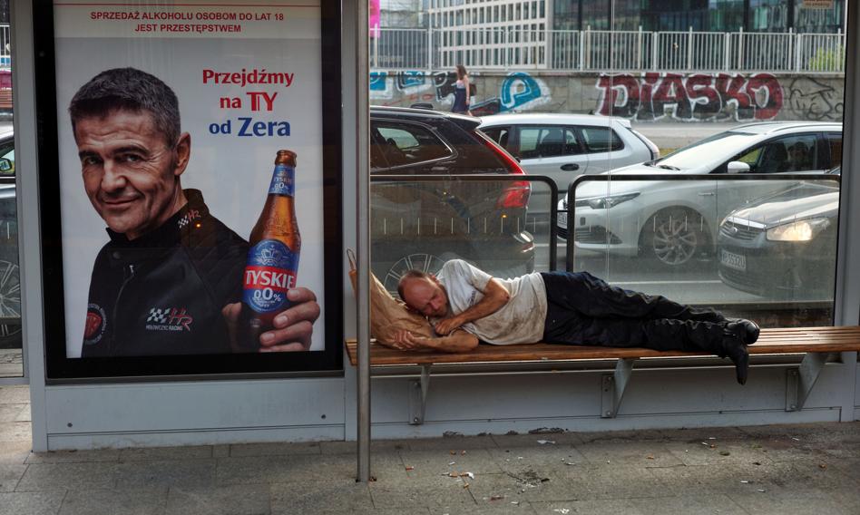 Około 15 mln Polaków poniżej minimum socjalnego. Nowy raport o ubóstwie