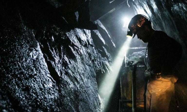 Wiceprezes JSW: W górnictwie trzeba wrócić do płacenia za robotę