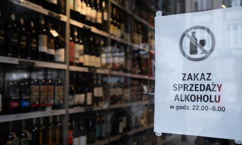 Polacy odwracają się od wódki. Piją o 20 proc. mniej, budżet może stracić 1 mld zł