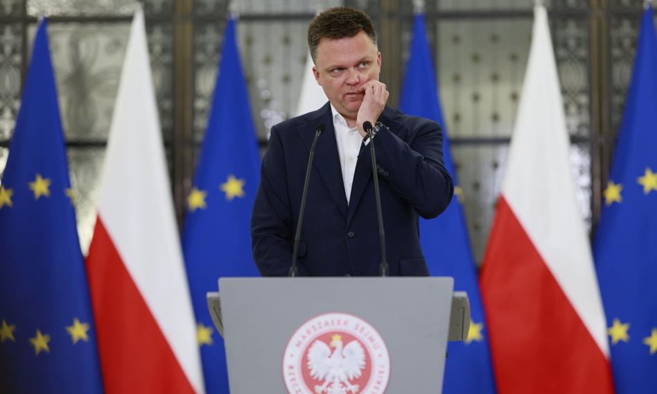 Ponad 80 proc. Polaków nie ufa Szymonowi Hołowni