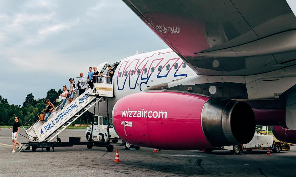 Wizz Air pobiera 315 zł dopłaty za bagaż, powołując się na nieistniejące przepisy