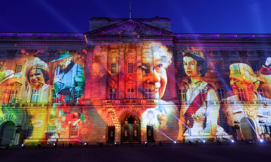 Platynowy jubileusz królowej Elżbiety II to koszt miliarda funtów? Brytyjczycy i tak wyjdą na plus