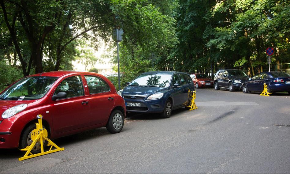 Sąd: spółdzielnia mieszkaniowa nie może zakładać blokad na zaparkowane auta