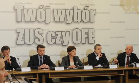 Coraz więcej Polaków wybiera OFE
