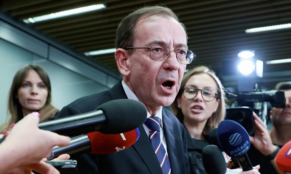 Zatrzymanie Kamińskiego i Wąsika w Pałacu Prezydenckim. Sąd umorzył postępowanie