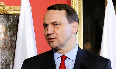 Sikorski:  to zorganizowany atak na rząd