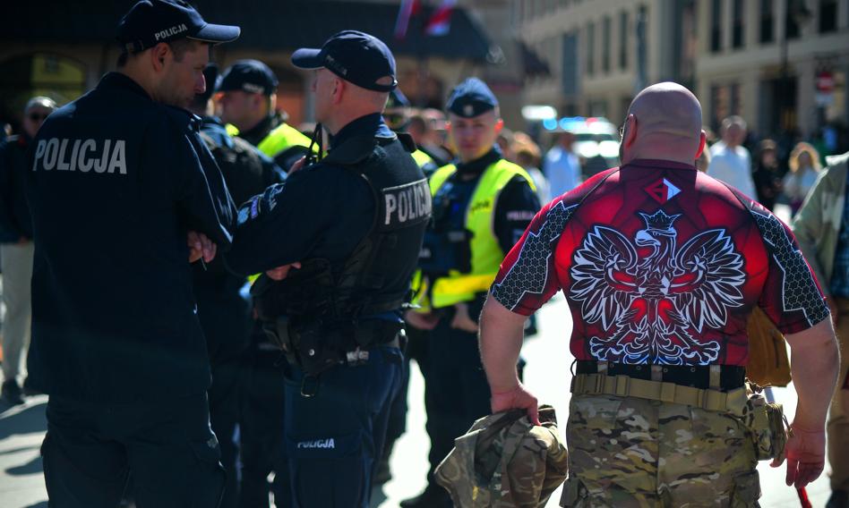 Musisz zostać w pracy w razie wojny? Policja wyjaśnia kontrowersyjne oświadczenia