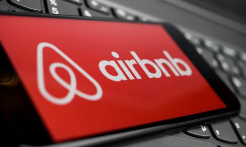 Media: Airbnb wycofuje się z Chin. Chodzi o politykę "zero-covid"