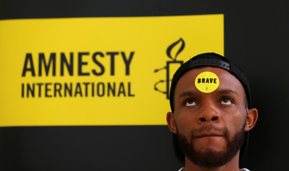 Władze blokują konta Amnesty International po przeszukaniu biura