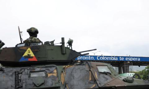 Kolumbia rozmieszcza wojska przy granicy z Wenezuelą. Hiszpania oferuje mediację