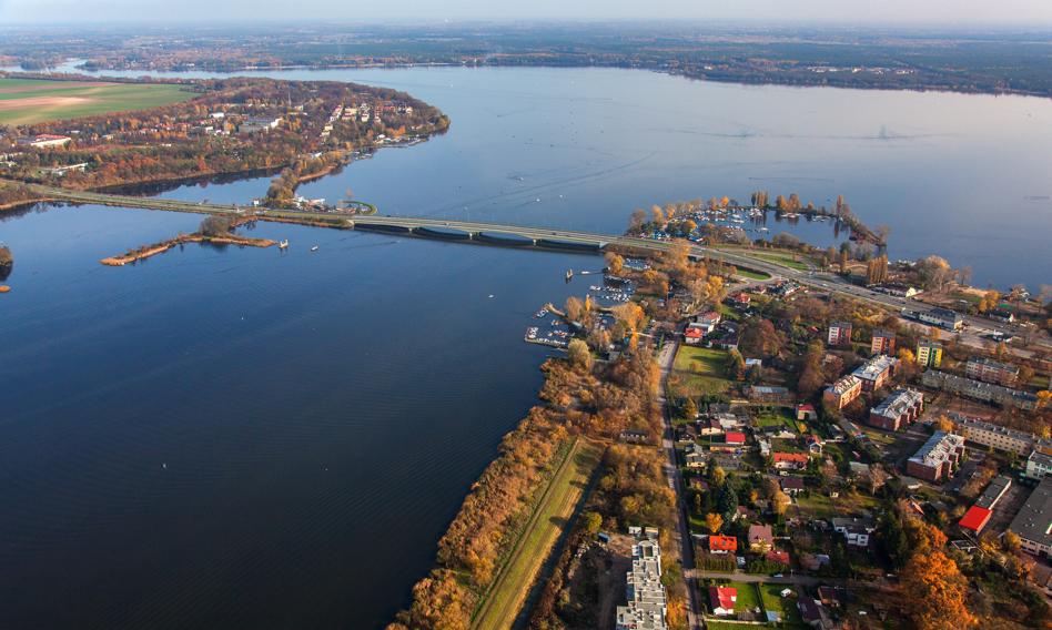 Lasy Państwowe pozywają ambasadę rosyjską. Chodzi o nieruchomości nad Zalewem Zegrzyńskim