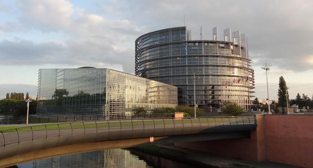 PE za Europejską Unią Obronną i zwiększeniem wydatków na obronność