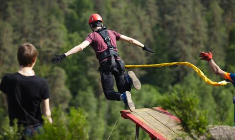 NPB: Ceny mieszkań kontynuują skok w dół. W największych miastach taniej niż przed rokiem