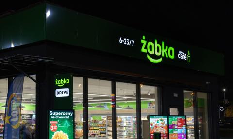 Żabka liczy miliardy. Klienci wydali w sklepach prawie 8 mld zł w jeden kwartał