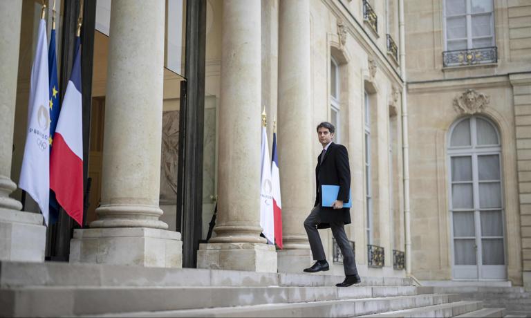 La France a un nouveau gouvernement.  C’est le plus jeune cabinet de l’histoire de la Ve République