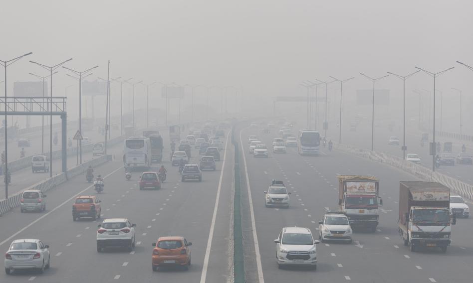 Święto świateł na pełnej petardzie i to dosłownie. Teraz Delhi tonie w toksycznym smogu