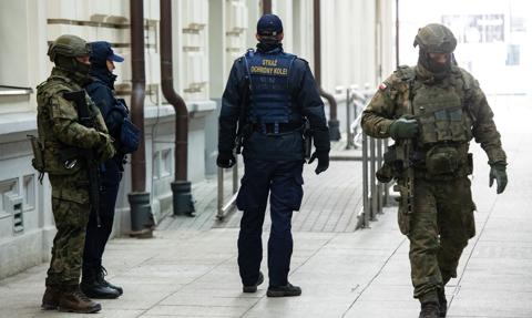 Sabotaż na kolei. Prokuratura stawia zarzuty dwóm Ukraińcom. Są inni zatrzymani