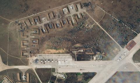 Media: sprzęt wojskowy zniszczony na lotnisku na Krymie był wart 650-850 mln dolarów