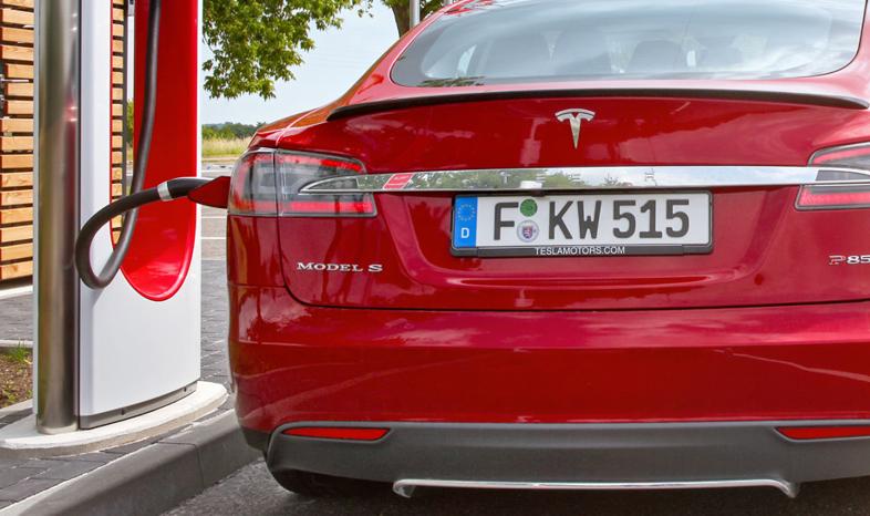 Ile kosztuje Supercharger w Polsce? Tesla wprowadza cennik