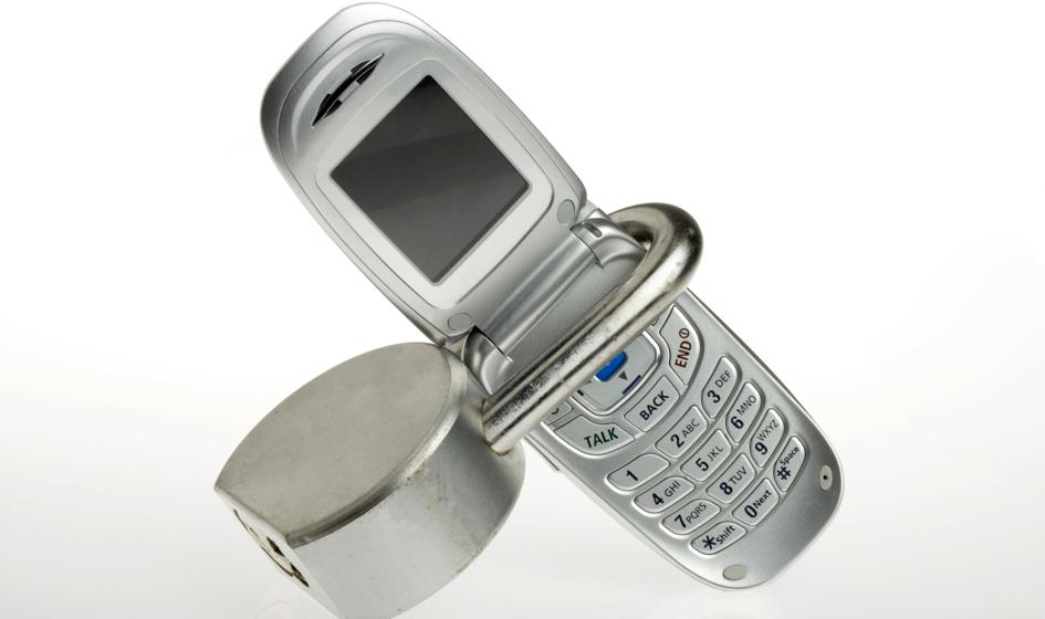 Wirus na telefon wymusza haracz
