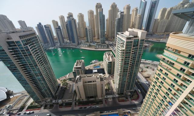 Za pracą do Dubaju. Ile zarobisz, ile wydasz?