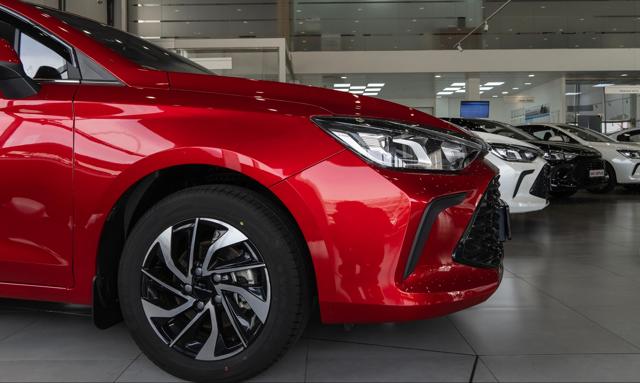 Chińskie auta biorą szturmem polski rynek. Tyle trzeba zapłacić, by mieć „chińczyka” z salonu