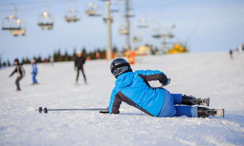 Wyjazd na narty za granicę? Ubezpieczenie to podstawa, inaczej leczenie pogrąży Twój portfel