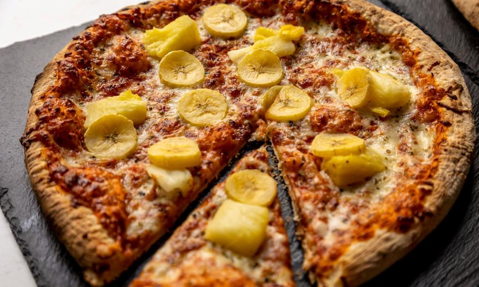 Ananas czy mięso węża, czyli &quot;pizze grozy&quot;. Włoscy producenci żywności alarmują